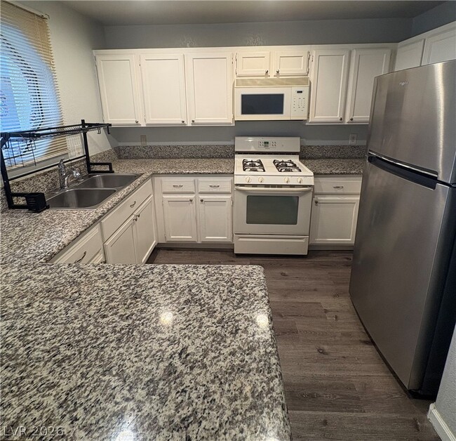 Building Photo - 5040 S Rainbow Blvd