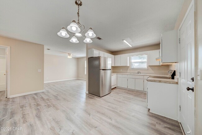 Building Photo - 3722 Burnham Way
