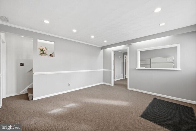 Building Photo - 1721 University Blvd W