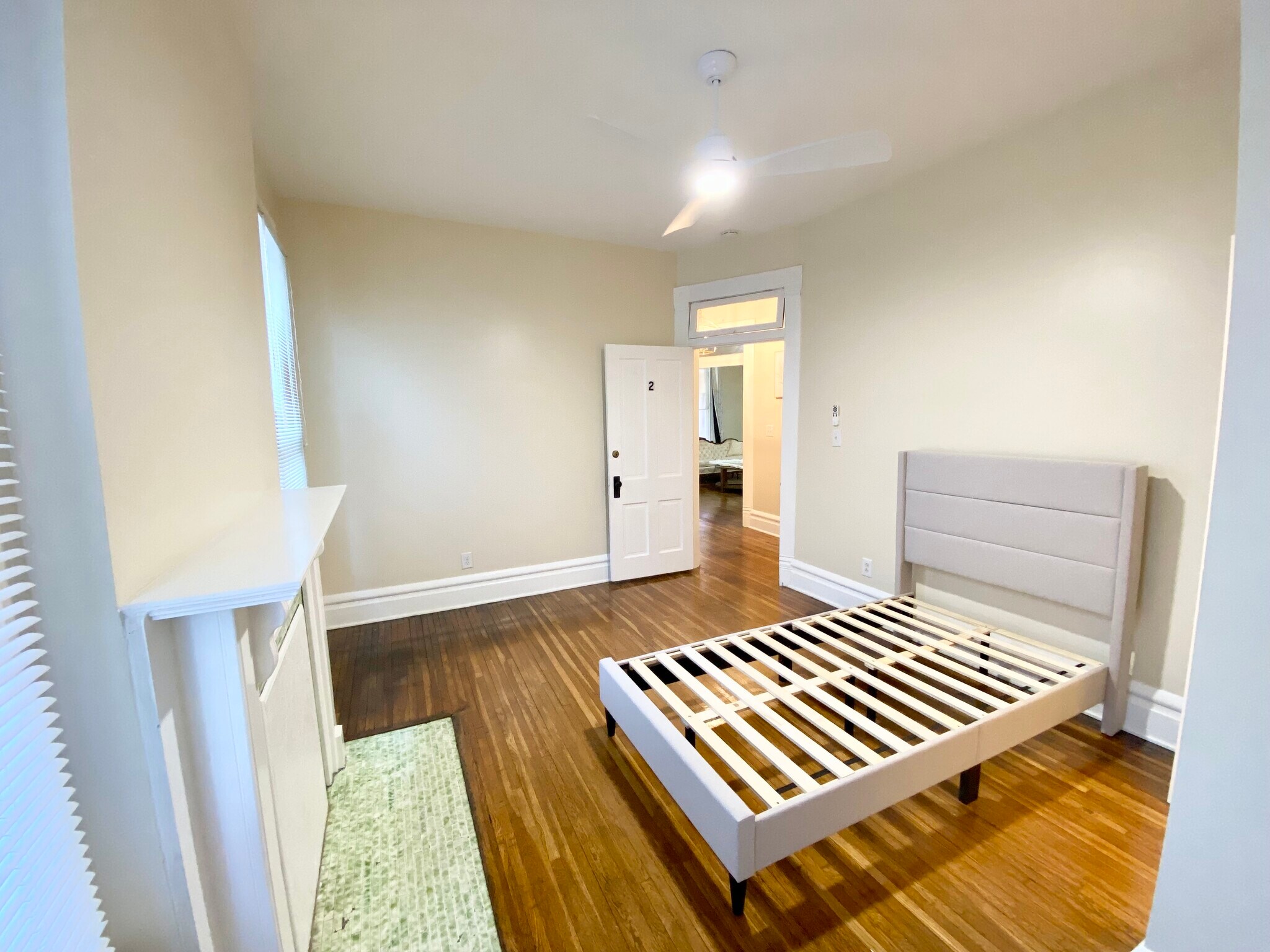 Building Photo - 1372 Neil Ave