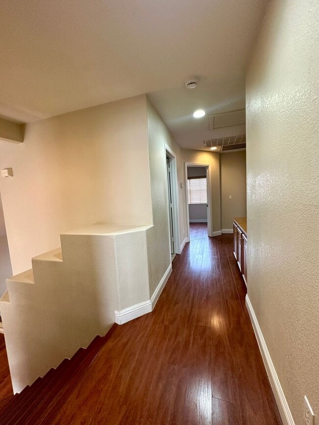 Building Photo - 6747 Enchanted Cove Ct