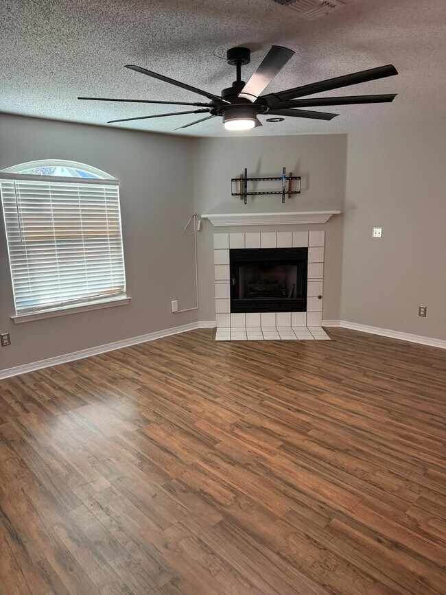 Building Photo - 38 Ruby Cir