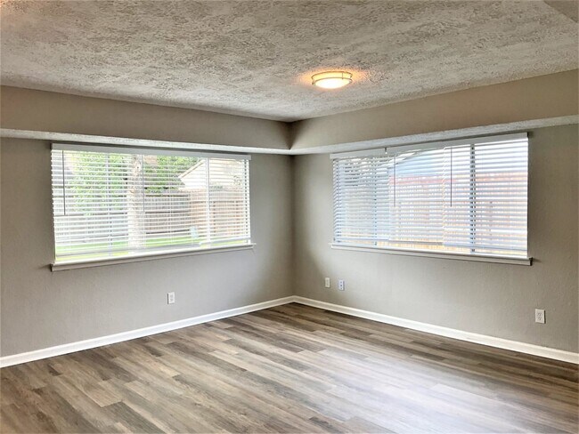 Building Photo - 2326 Meade Ct