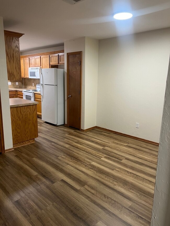 Building Photo - 1006 Aspen Ct