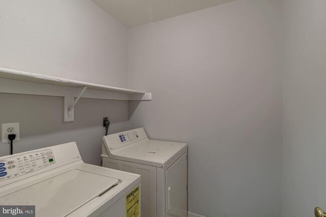 Building Photo - 2106 Patty Ln