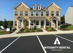 Building Photo - 2 Bedroom Townhome in Lowell (Minutes from I-85)- JULY MOVE IN!