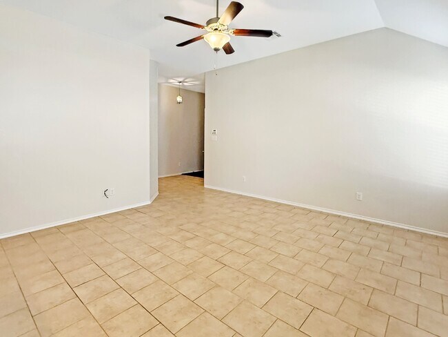 Building Photo - 437 Travertine Trail
