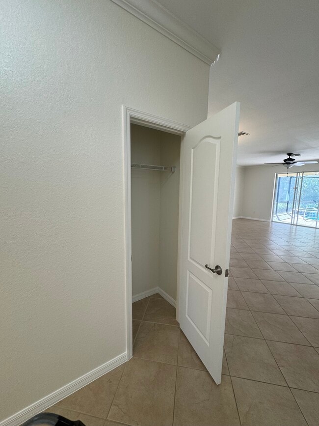 Front Hall Coat Closet - 10510 Yorkstone Dr