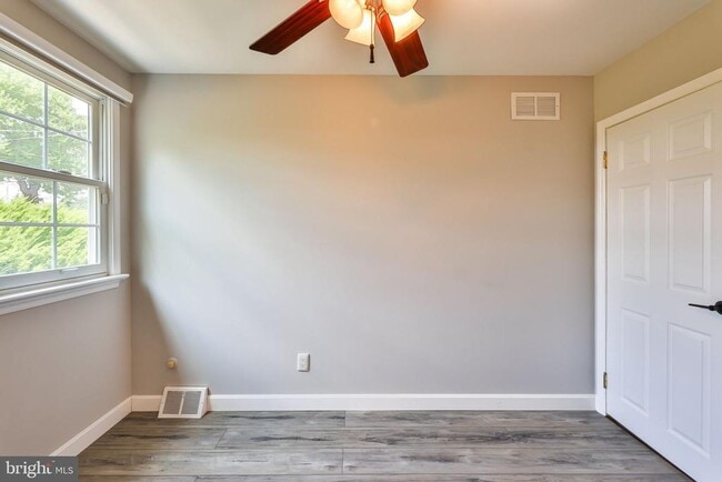 Building Photo - 9898 Wistaria St