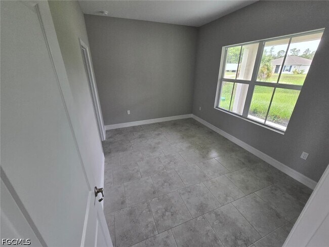 Building Photo - 1021 Alcalde St E