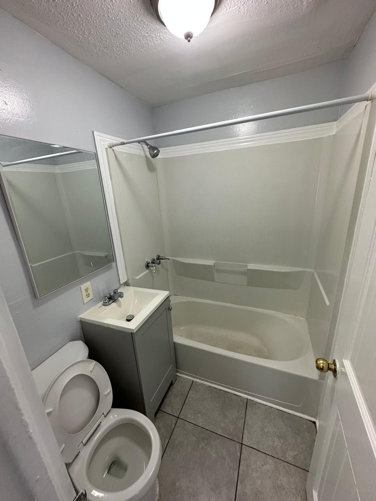 Building Photo - 1528 Mount Herman St