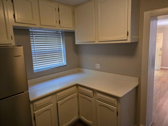 Building Photo - 430 Lindbergh Drive NE