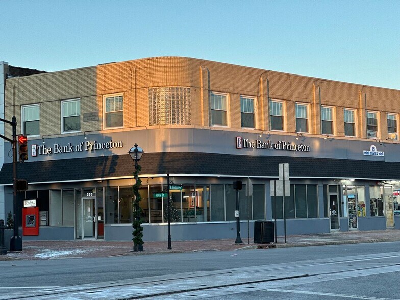 Building Photo - 5 E Broad St