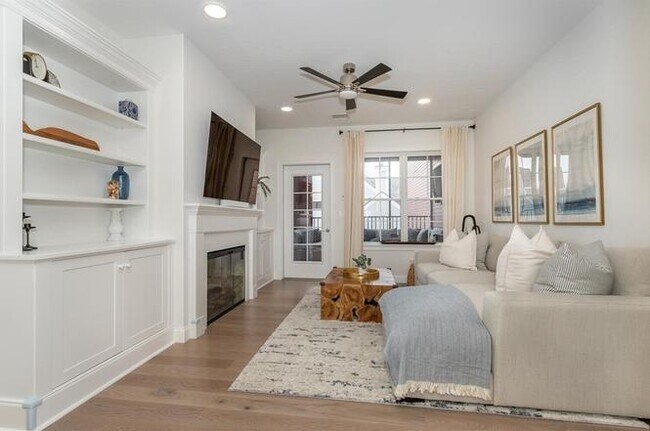 Building Photo - DGevol