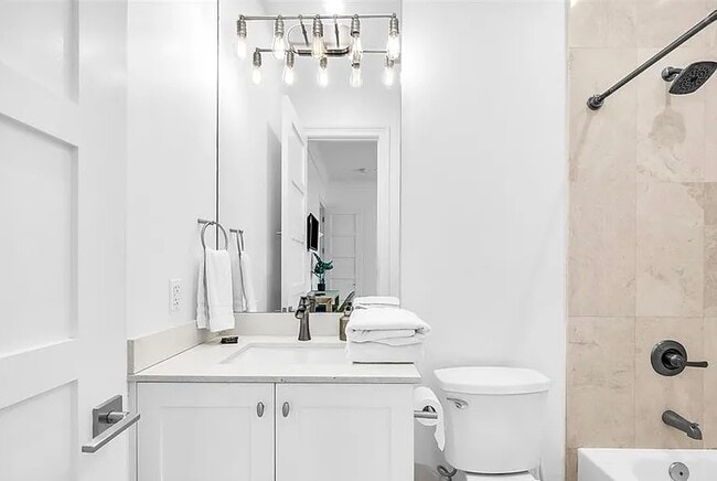 Building Photo - 11091 Bitternut Hickory Ln