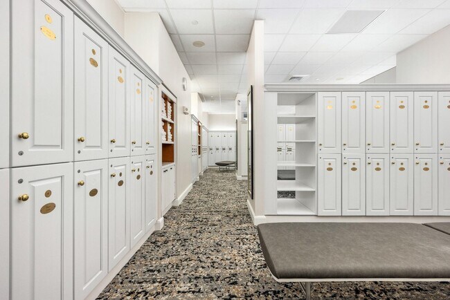 Building Photo - 5070 Lake Catalina Dr