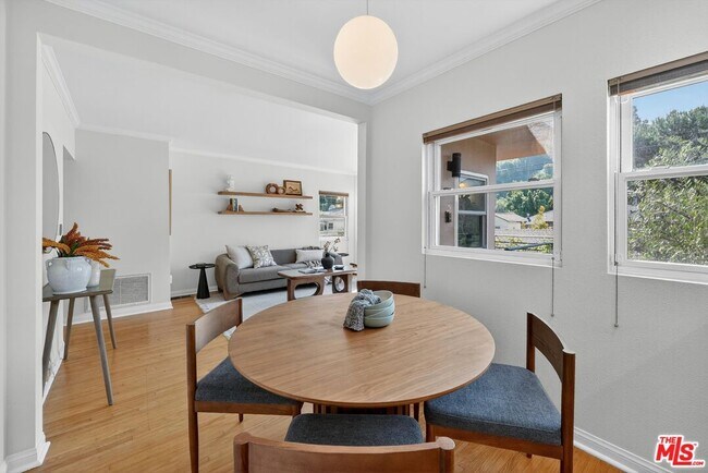 Building Photo - 1515 Rendall Pl