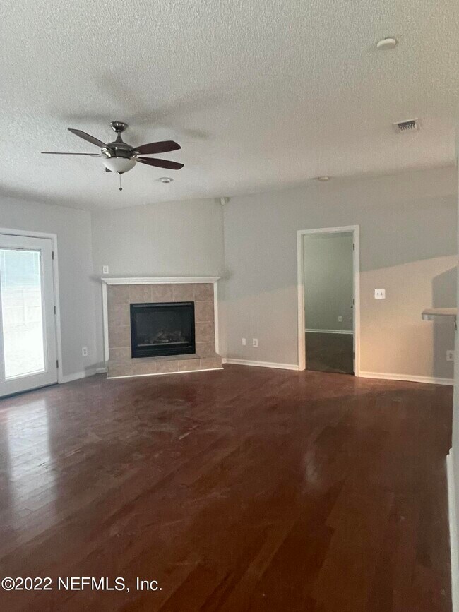 Building Photo - 3348 Volley Dr