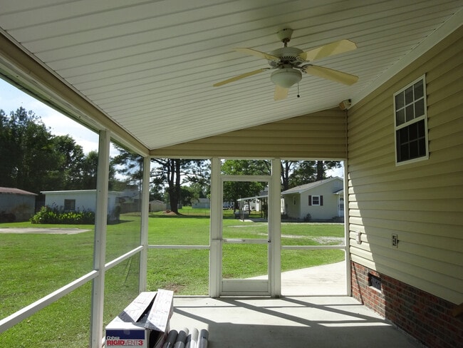 Building Photo - Beautiful 3BR/2Bath with Bonus Room!