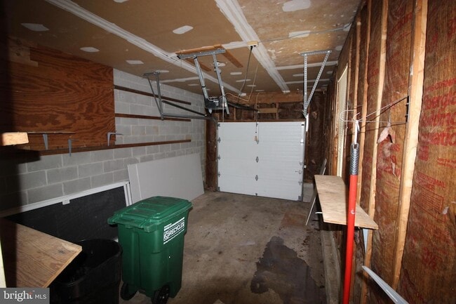 Building Photo - 1632 McNelis Dr