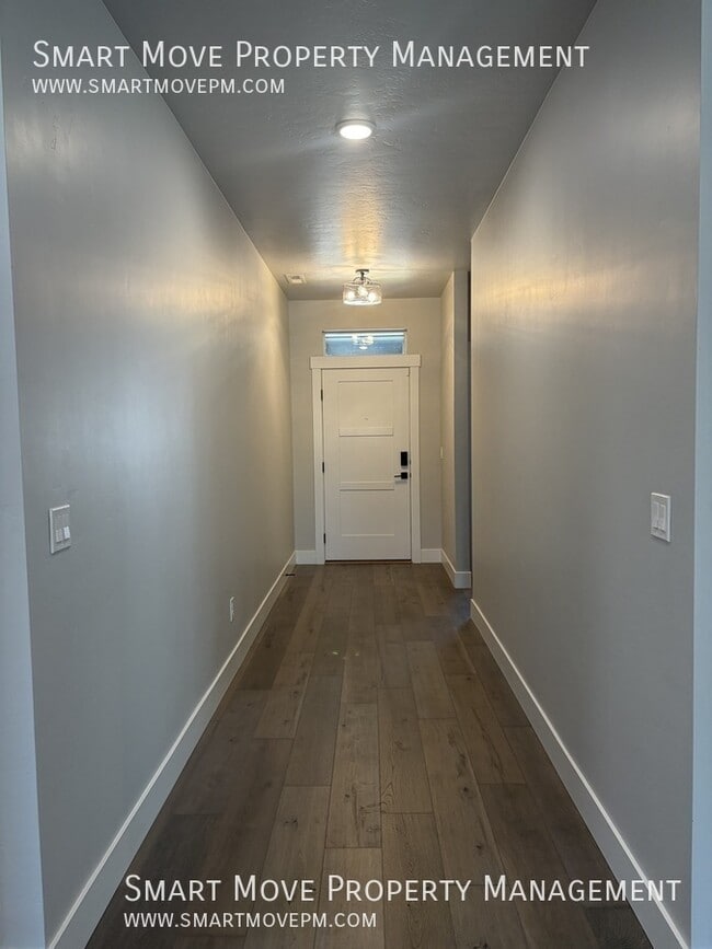 Building Photo - 7161 W Riverwood St