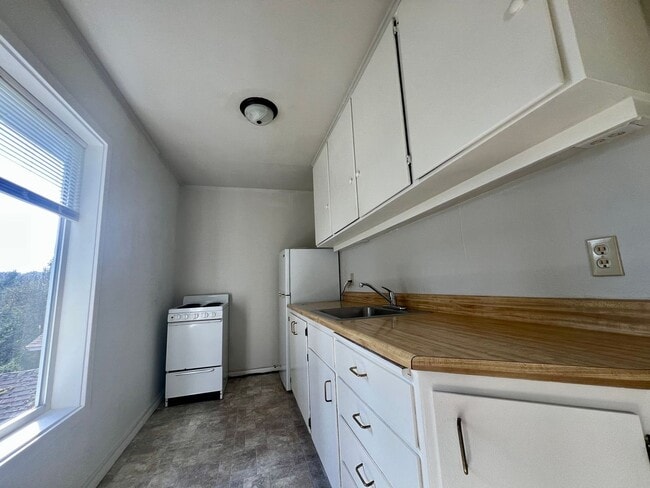 Building Photo - 1407