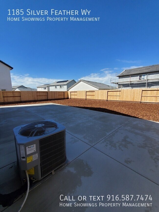 Building Photo - 1185 Silver Feather Wy