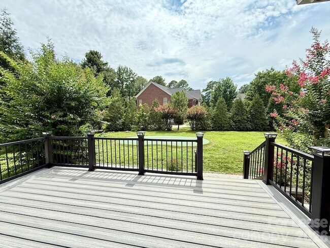 Building Photo - 1009 Providence Forest Dr