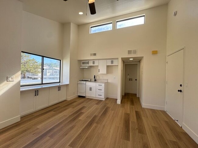 Building Photo - Newly Remodeled Studio in Sparks! Availabl...