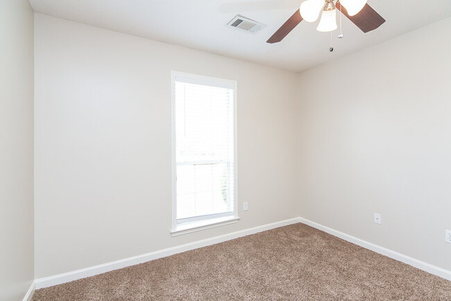 Building Photo - 50 Willow Crest Cove