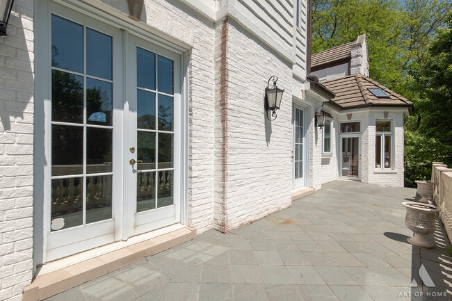 Building Photo - 11361 W Plainfield Rd
