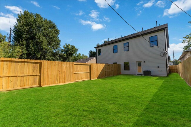 Building Photo - 4605 Siegel St