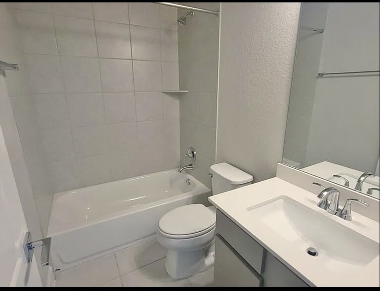 Upstairs bathroom & main floor bathroom - 521 Peace Dr