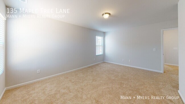 Building Photo - 135 Maple Tree Ln