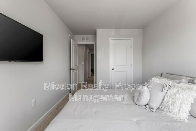 Building Photo - 5535 Wenrich Dr