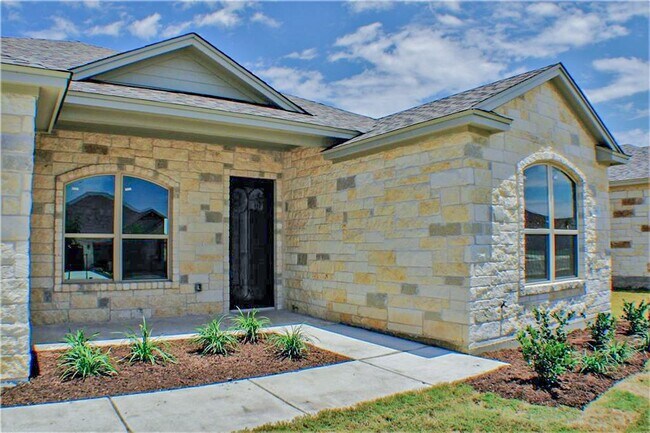 Building Photo - 336 Jake Dr