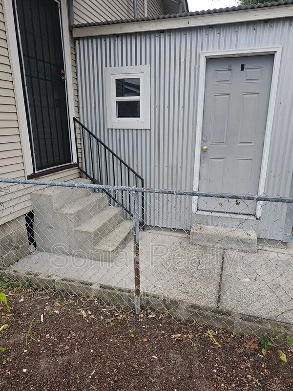 Building Photo - 3201 Lafitte Ave