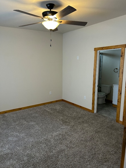 Building Photo - 351 W Buttercup Way