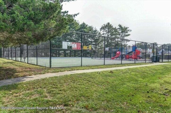 Building Photo - 35 Breakwater Square