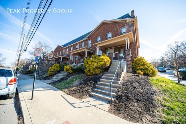 Primary Photo - MOVE IN NOW! Newly Renovated Townhome! Loc...