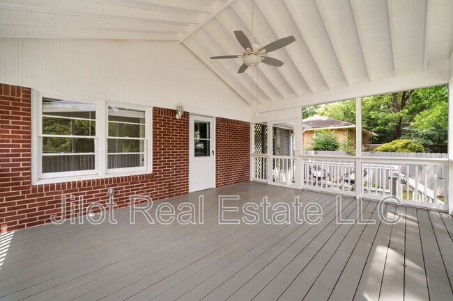 Building Photo - 2855 Monticello Pl