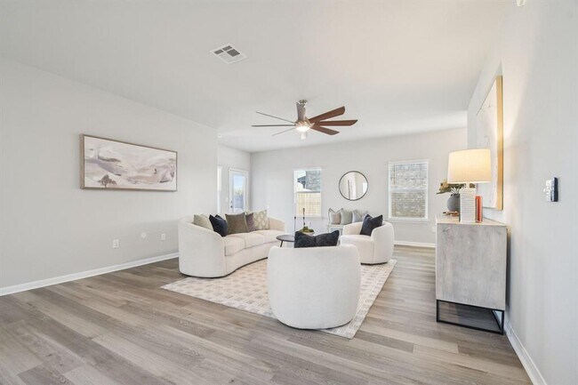 Building Photo - 1801 Fairhaven Gtwy