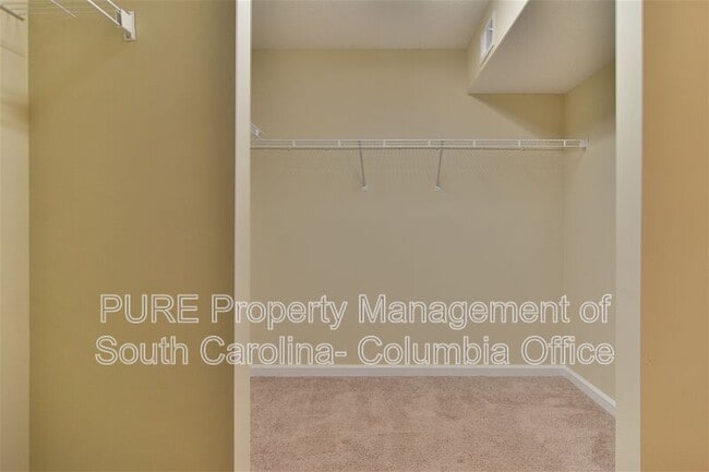 Building Photo - 515 Menlo Dr