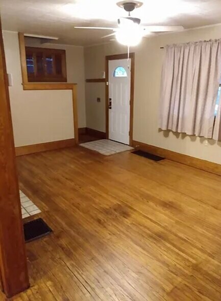 Building Photo - 524 Hanford St