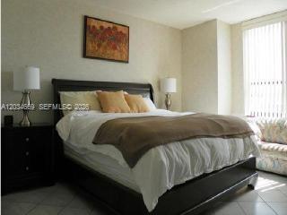 Building Photo - 3505 S Ocean Dr