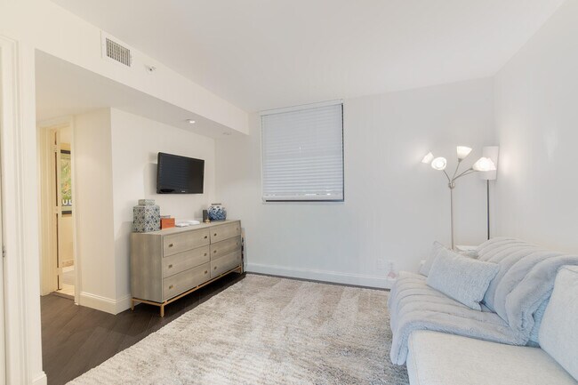 Building Photo - 2565 S Ocean Blvd