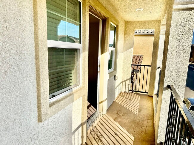 Building Photo - Newly Built 3/2.5 Bonadelle Home in Riverstone Community