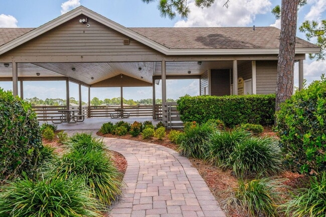 Building Photo - 3838 Peacock Dr