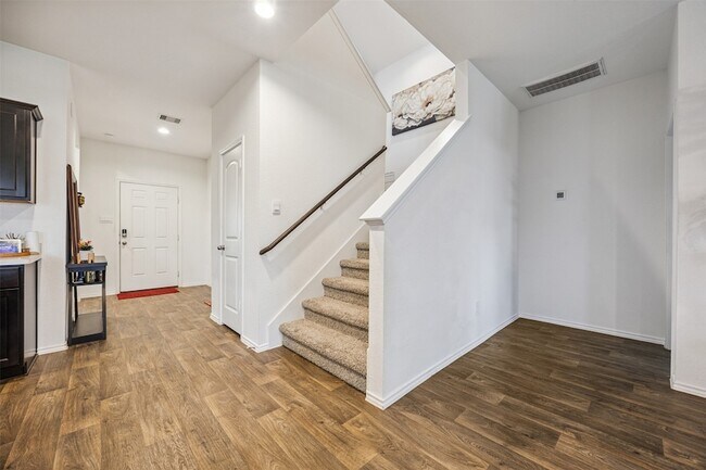 Building Photo - 5102 Hedgerose Ln