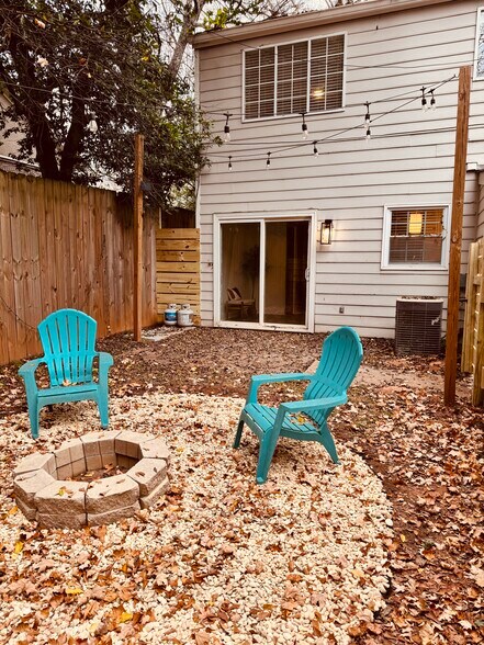 Building Photo - 1159 Saint Augustine Pl NE